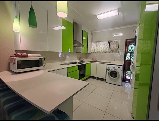 2 BEDROOM APARTMENT FOR SALE IN RENNIES BEACH